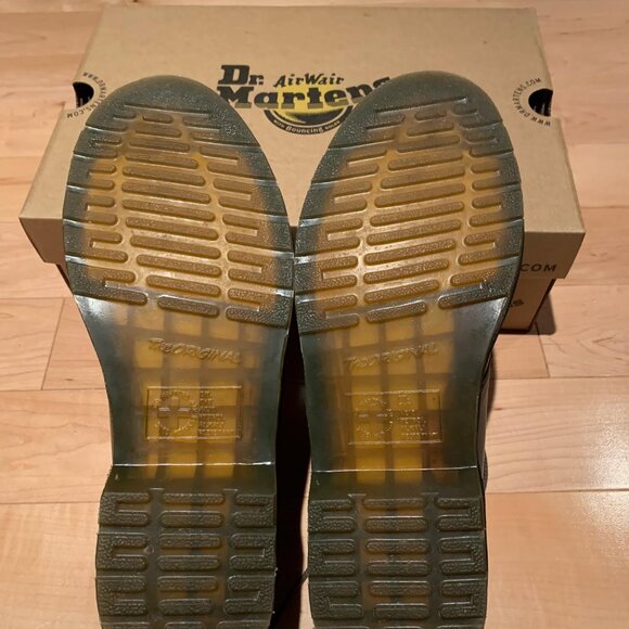 Brand new men's Dr Marten shoes - Picture 4 of 4